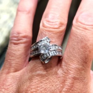 Genisse 1.5 ct round simulated diamond ring size 6 1/4